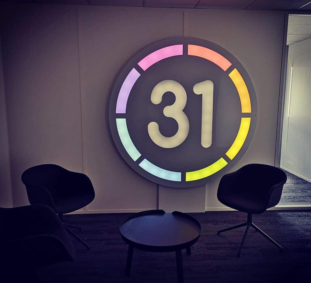 Enseigne-lumineuse-Toulouse-signaletique-enseigne-led-societe-Fibre-31-1