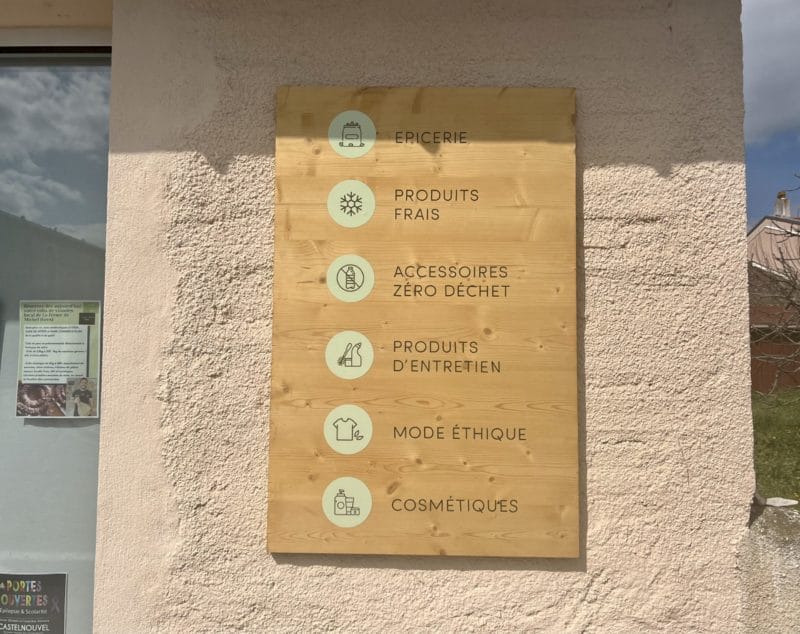 Enseigne-lumineuse-et-signaletique-bois-Toulouse-7-scaled-e1649080129911