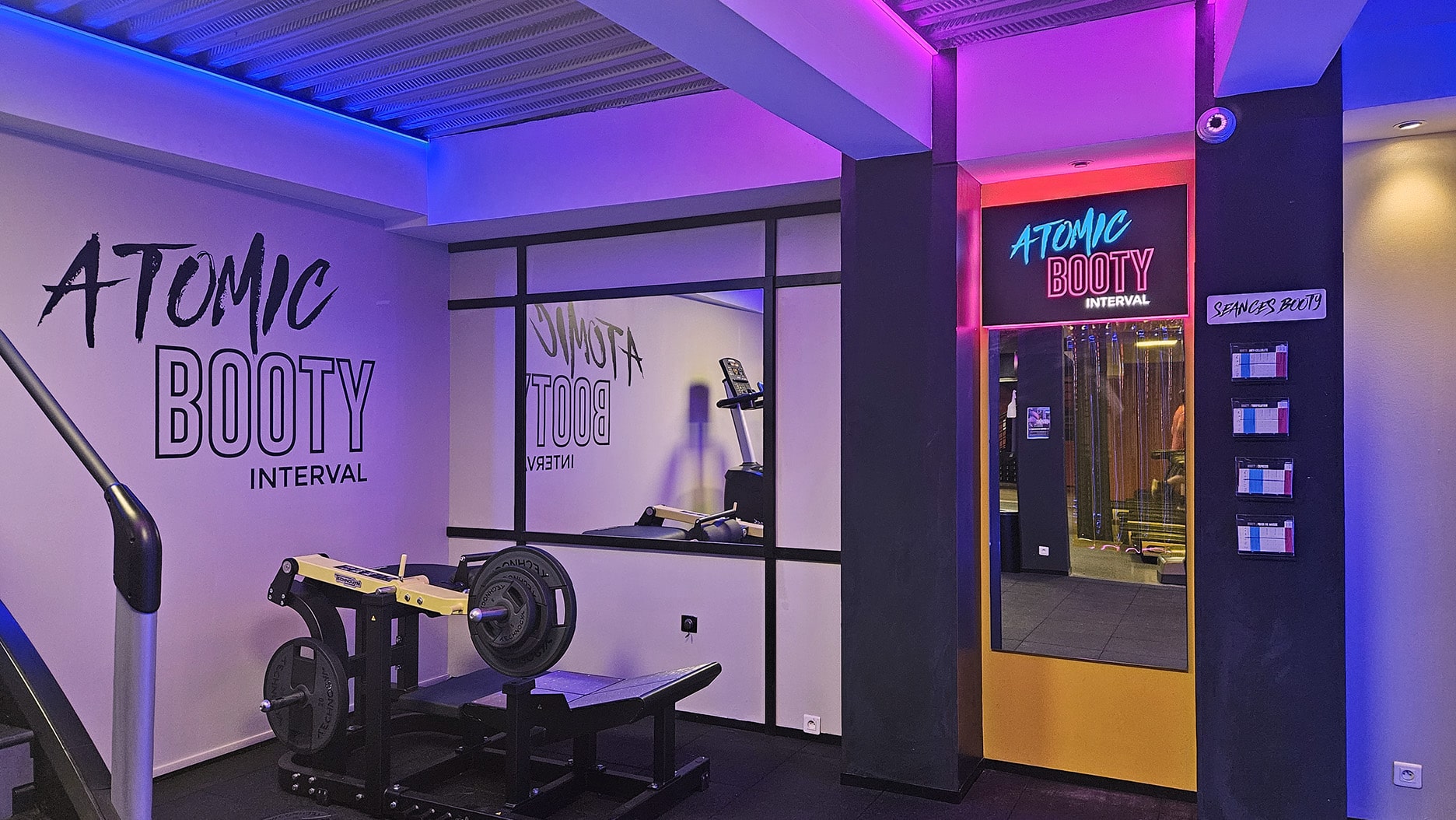 Enseigne-lumineuse-interieur-salle-de-sport-Interval