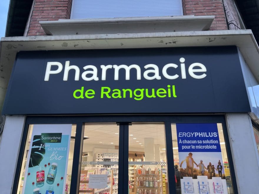 Enseigne-pharmacie-Toulouse-Led-3-scaled-e1643102163954