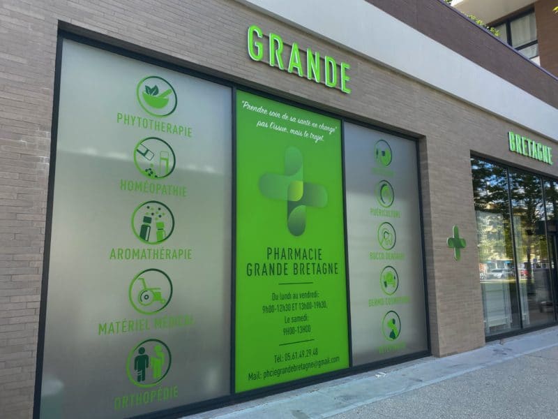 Fabricant-enseigne-pharmacie-TOulouse-2-scaled-e1641885950884