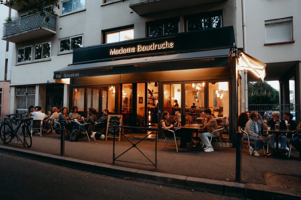 Enseigne lumineuse et néons Led pour Madame Baudruche Toulouse