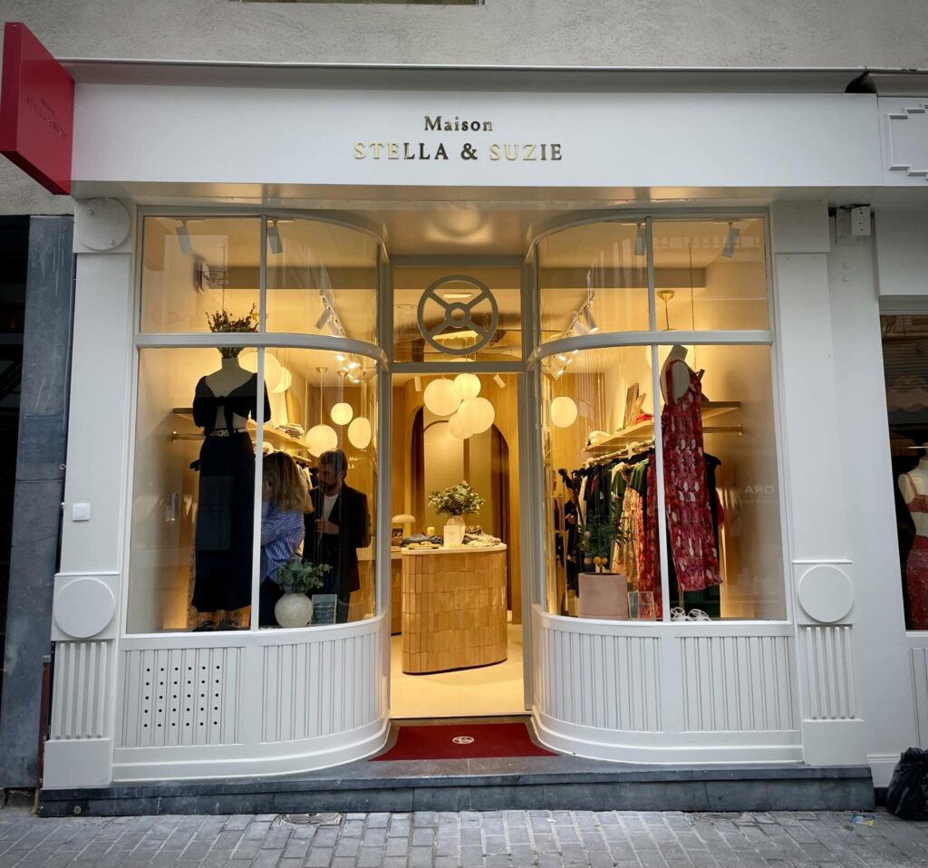 Enseigne lumineuse et signalétique - Maison Stella & Suzie