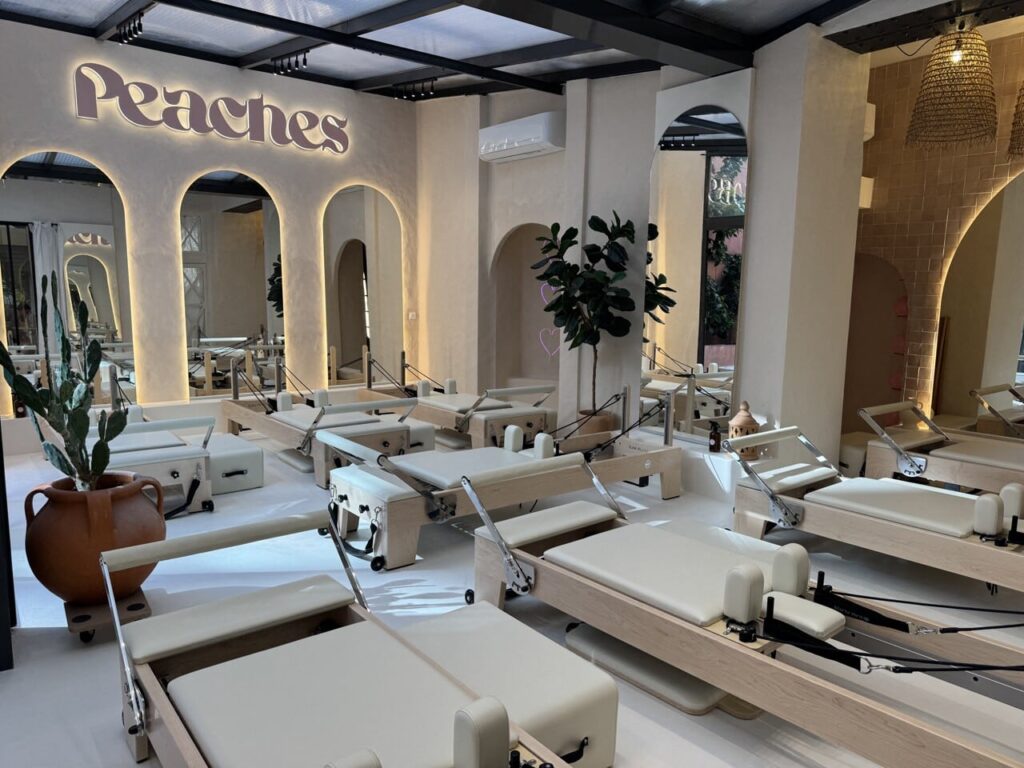 Enseigne magasin Toulouse - Peaches Pilates