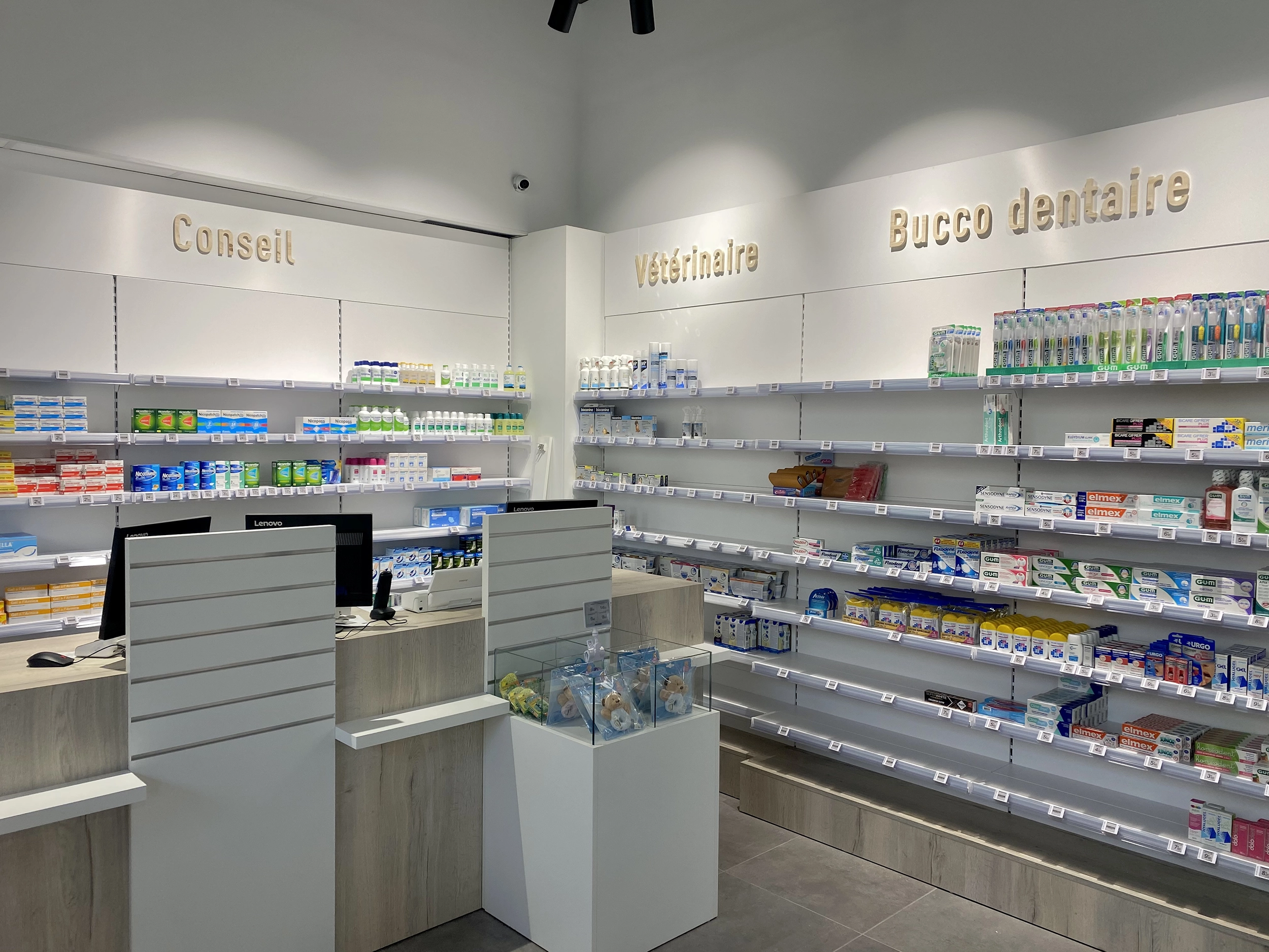 signenseigne pharmacie décoration intérieure