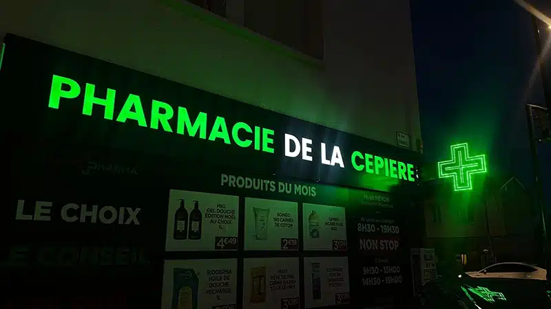 signenseigne pharmacie enseigne texte évidé 2